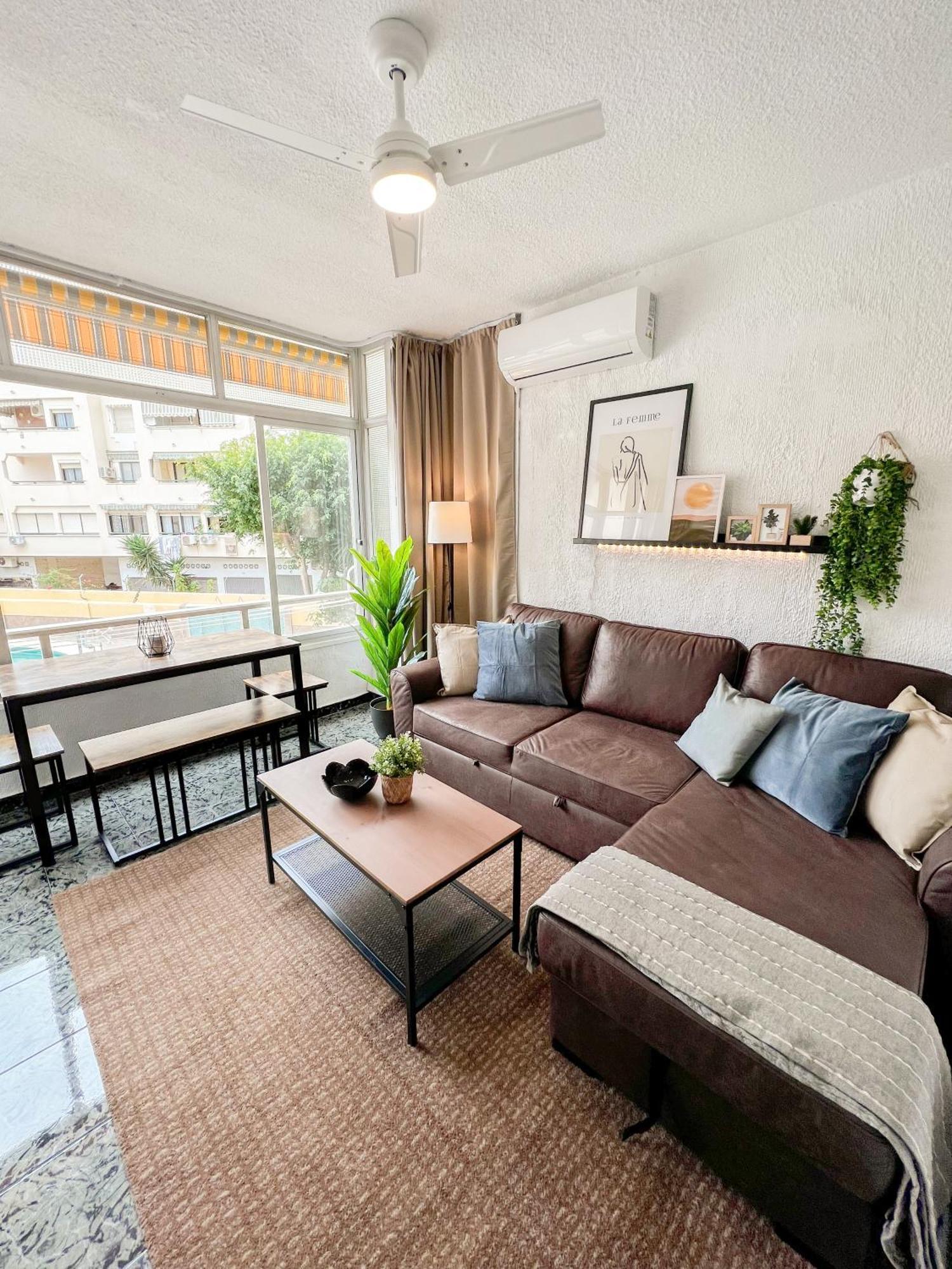 Apartment Cozy And Bright Flat With Pool Torremolinos