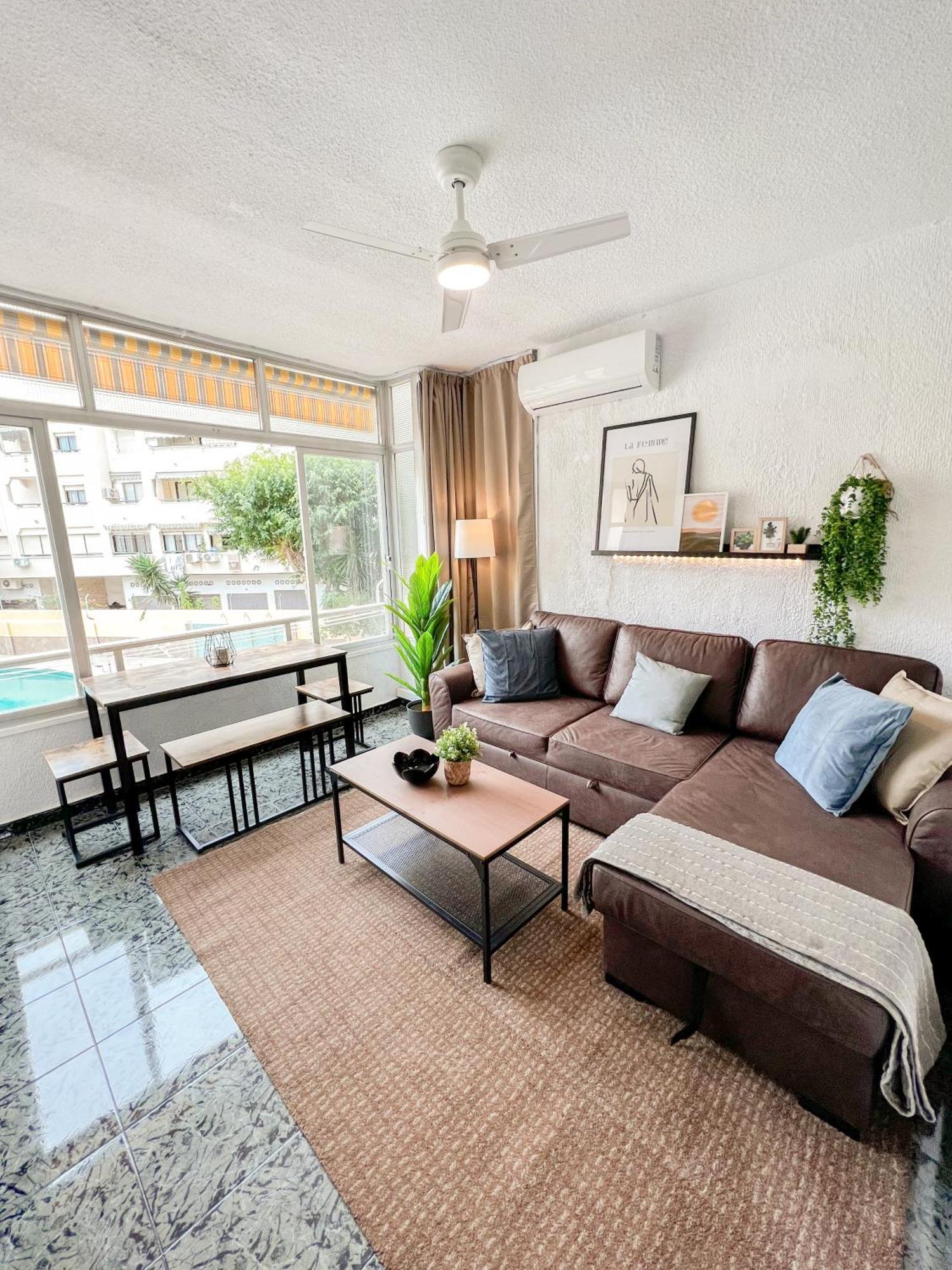 Cozy And Bright Flat With Pool