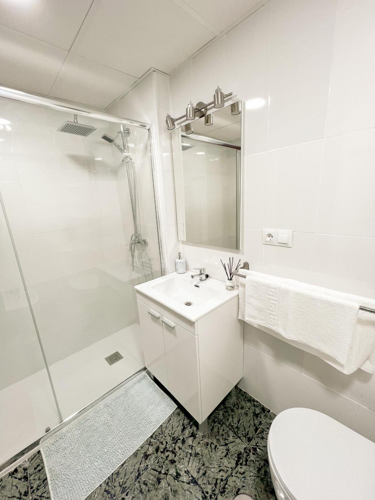 Cozy And Bright Flat With Pool Apartament *